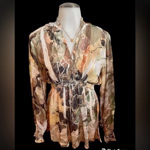 Lightweight Women’s Crepe Material Long Sleeve Top SZ XS